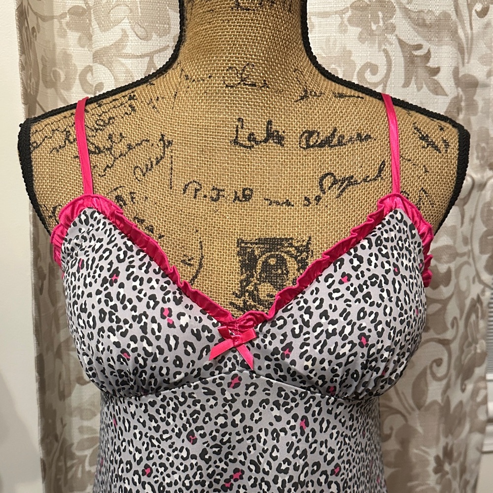 Jenni by Jennifer Moore Pink and Black Leopard Chemise